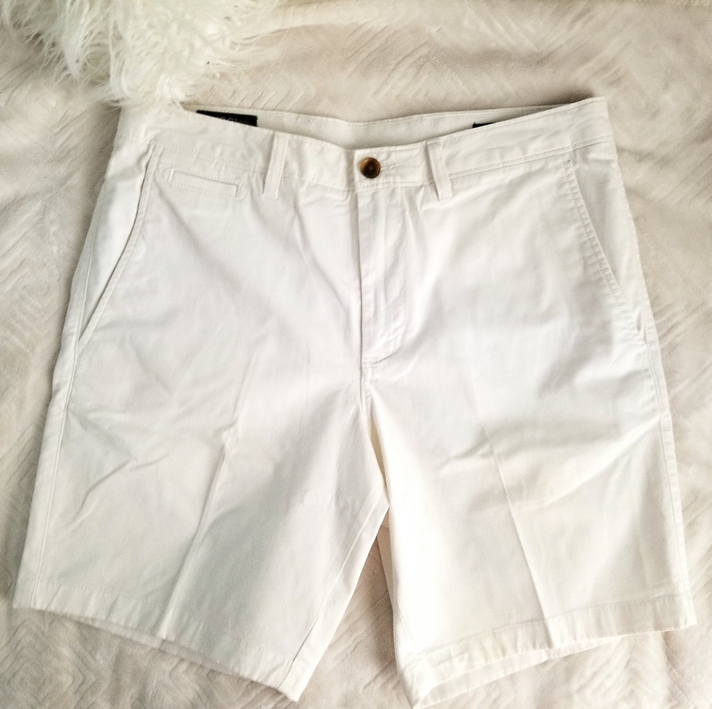 Men’s White Shorts Size 33